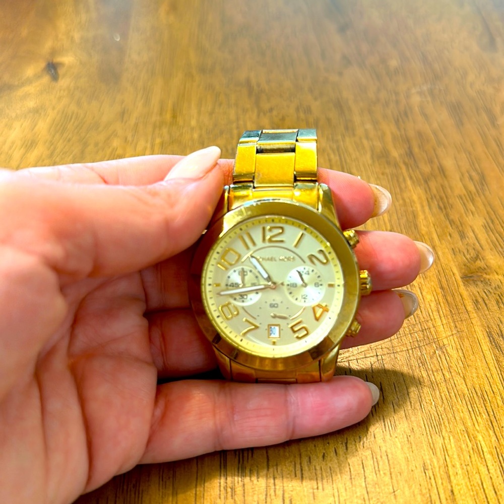 Michael kors watch gold